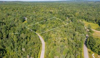 15 Bowling Green Ln, Belfast, ME 04915