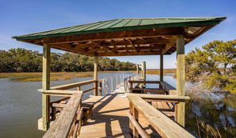 210 Old Plantation Dr W, Beaufort, SC 29907