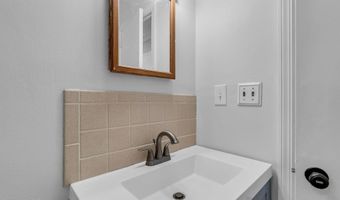 126 S Main St, Allentown, NJ 08501
