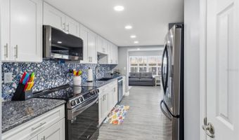 1621 SPRING GARDEN Dr, Astor, FL 32102