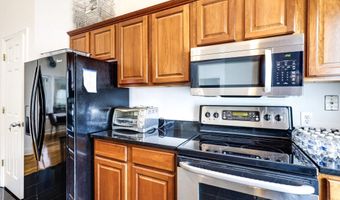 3308 WYNDHAM Cir 321, Alexandria, VA 22302