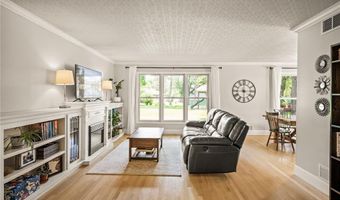 1922 Parkmont Ln, Anoka, MN 55303