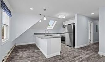 17 Selkirk Rd Rd 3, Cranston, RI 02905