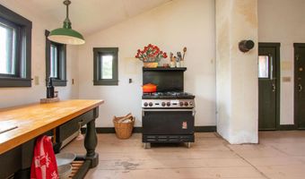 859 Whitehill Rd, Barnet, VT 05821