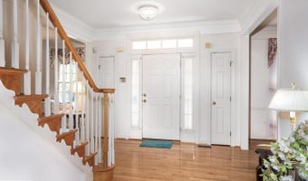 10834 HILLBROOKE Ln, Potomac, MD 20854