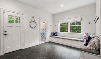 32 Settlers Ct, Bedford, NH 03110