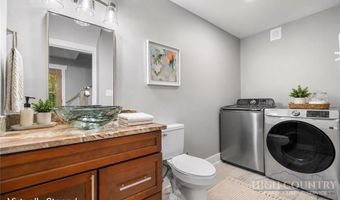 549 Clubhouse Dr, Banner Elk, NC 28604