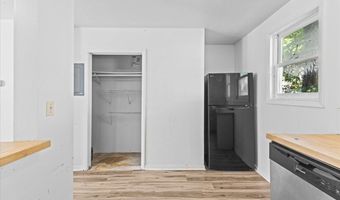 21 Hyde St 3, Burlington, VT 05401