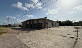 1417 S Velasco, Angleton, TX 77515