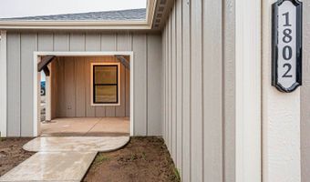 1800-1802 Broadfoot Dr, Abilene, KS 67410