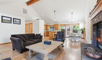 19905 Antler Point Dr, Bend, OR 97702