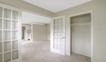 7717 DONNYBROOK Ct 103, Annandale, VA 22003