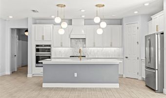 6232 SEA AIR Dr, Apollo Beach, FL 33572