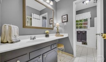155 Devereux Dr, Athens, GA 30606