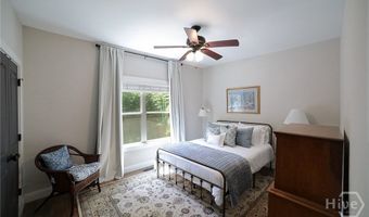 132 N Poplar St, Athens, GA 30606