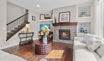 4313 Parkview Cir, Anoka, MN 55303