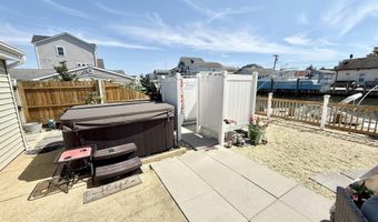 210 Fernwood Dr, Bayville, NJ 08721