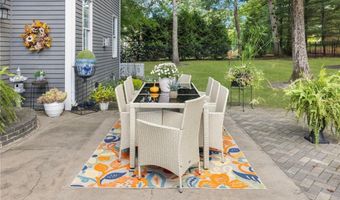 470 Sylvan Ct, North Kingstown, RI 02874