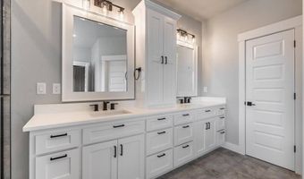 3601 SW Aurora Ln, Bentonville, AR 72713