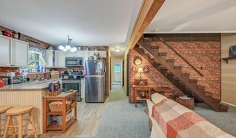 106 Burnshaw Ln, Albrightsville, PA 18210