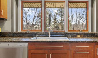 5557 N Territorial Rd, Ann Arbor, MI 48105