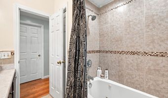 41 Taillon St, Bristol, CT 06010