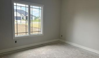 2220 Golfview Dr, Auburn, IN 46706