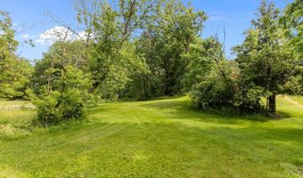 1903 E APPLE CREEK Rd, Appleton, WI 54913