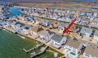 8 Jibsail Dr, Bayville, NJ 08721