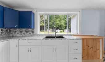 499 Augusta Rd, Belgrade, ME 04917