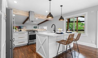 2050 Camelot Rd, Ann Arbor, MI 48104