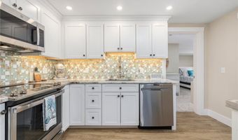 81 S Pier Rd, Narragansett, RI 02882