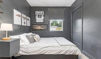 9 Kiki Cir, Cranston, RI 02921