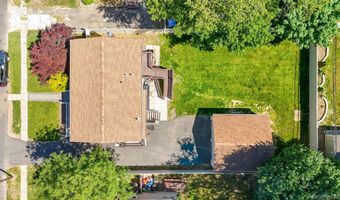 7 Penndale Dr, Amityville, NY 11701