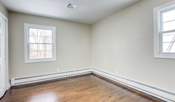 119 East Rd, Belford, NJ 07718