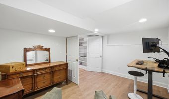 110 STEWART Ave, Alexandria, VA 22301