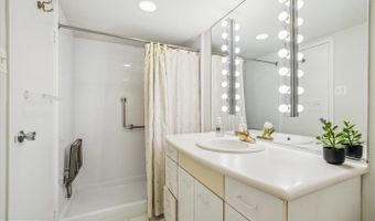 11801 ROCKVILLE Pike #712, North Bethesda, MD 20852