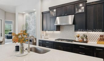 7 Spring Hill Ct, Bluffton, SC 29910