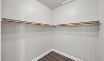 214 Red Oak Dr, Fernley, NV 89408