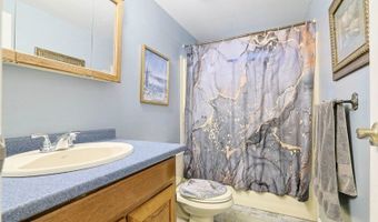 4 Panorama Dr, Alloway, NJ 07461