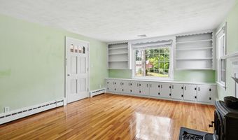 79 Spencer St, Agawam, MA 01001