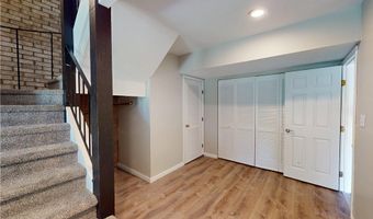 824 S Chillicothe Rd 14, Aurora, OH 44202