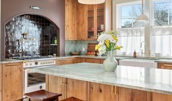 49 Third St, Newport, RI 02840