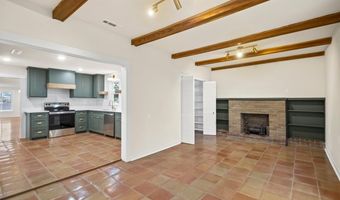 111 N 1st St, Benton, AR 72015