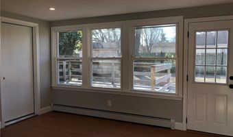 7 Sherbrook Rd, Barrington, RI 02806