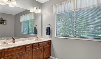 554 Lering Ct, Ballwin, MO 63011