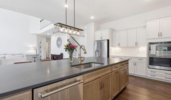 40452 WINDYHILL FARMS Dr, Aldie, VA 20105
