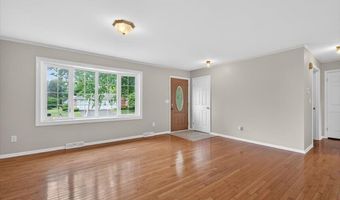 12 Winifred Dr, Albany, NY 12205