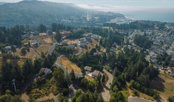7774 Zoe Dr, Brookings, OR 97415