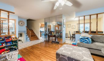 1527 W Holtz Ave, Addison, IL 60101